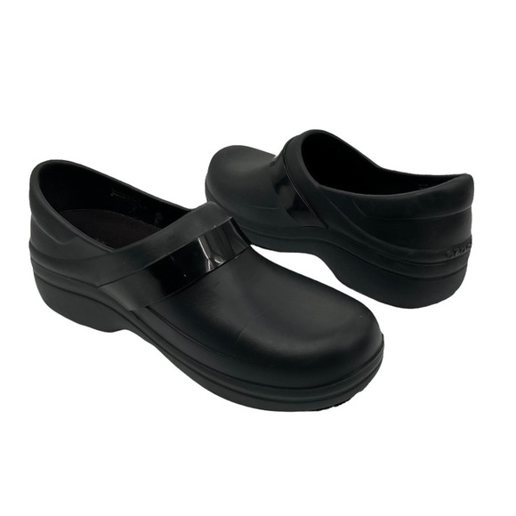 CROCS Black Aerial Pro II Slip On Clog Size 10 Women's - Picture 1 of 9